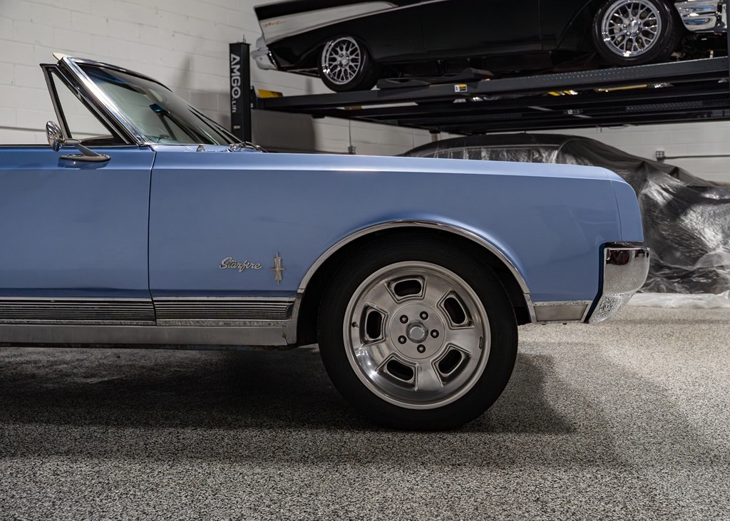 Oldsmobile Starfire  1965