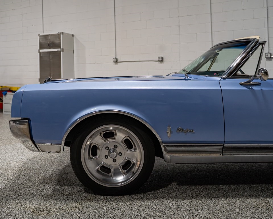 Oldsmobile Starfire  1965