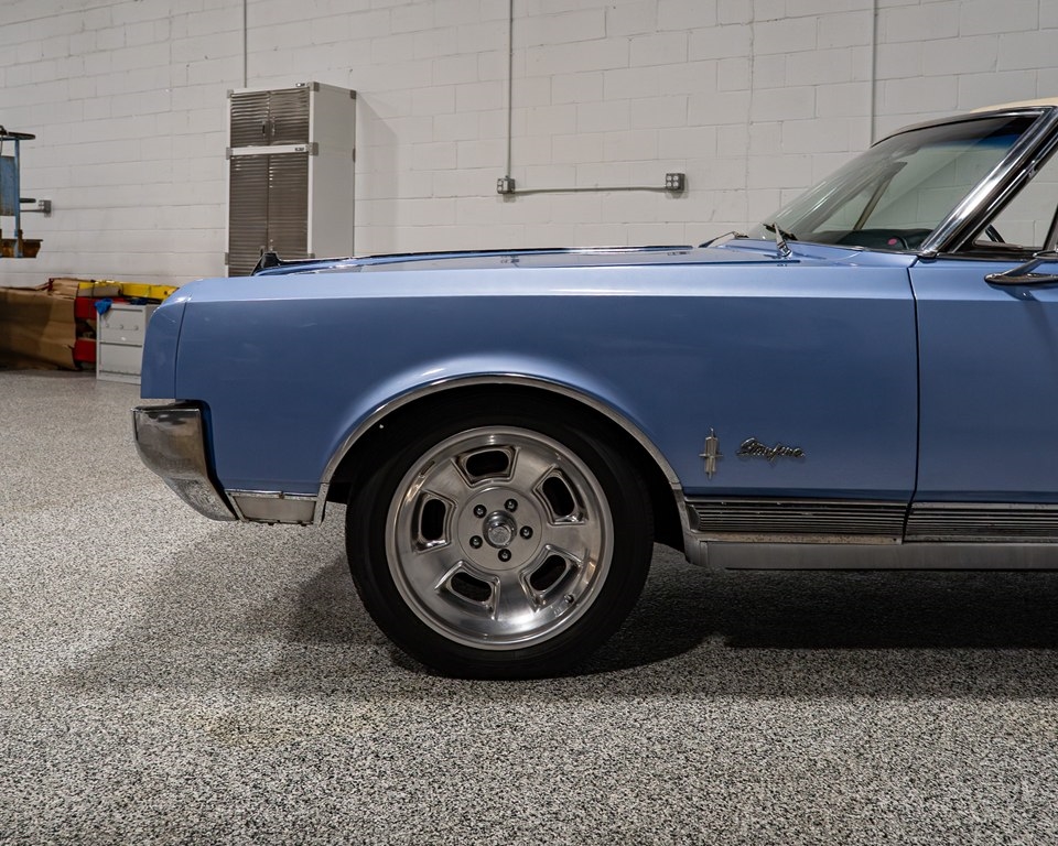 Oldsmobile Starfire  1965