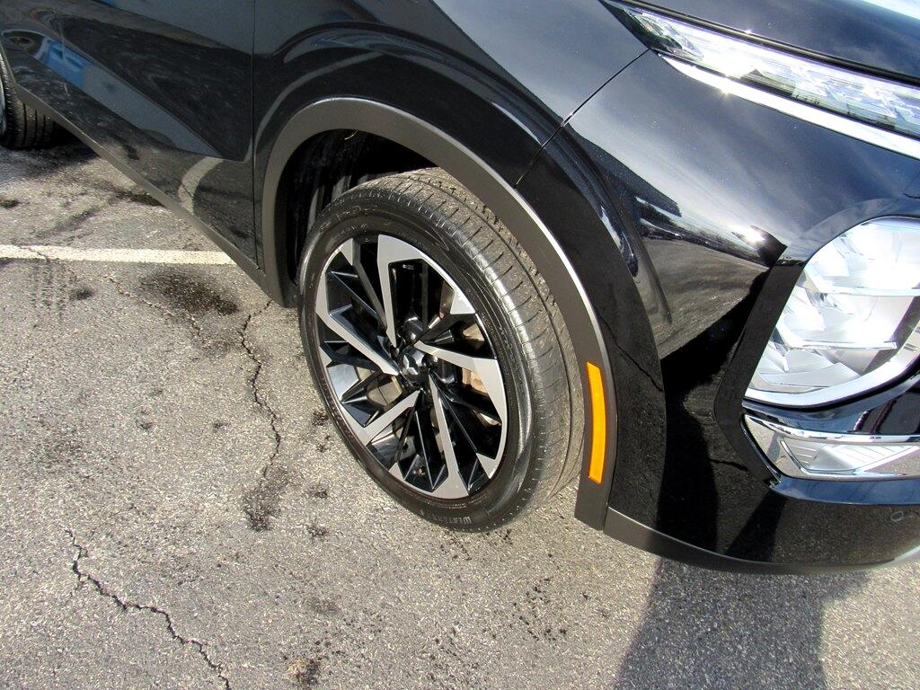 Mitsubishi Outlander  2022