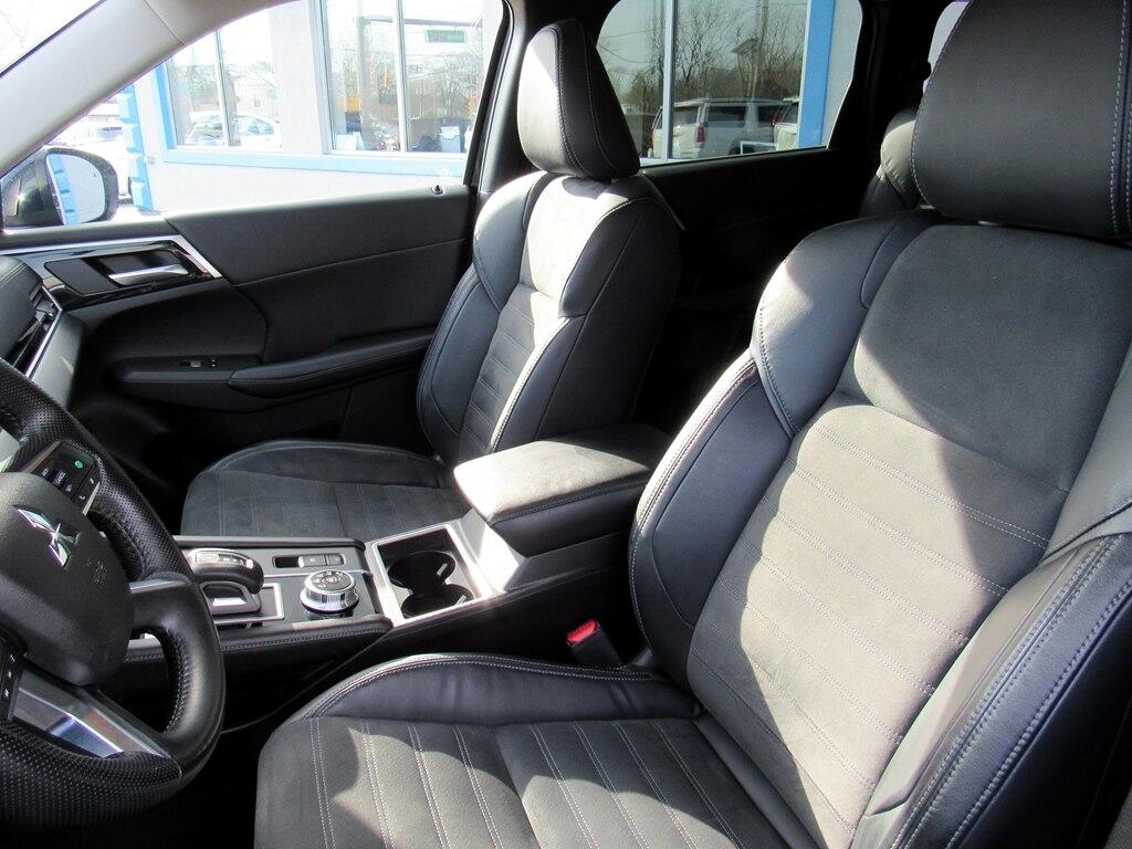 Mitsubishi Outlander  2022