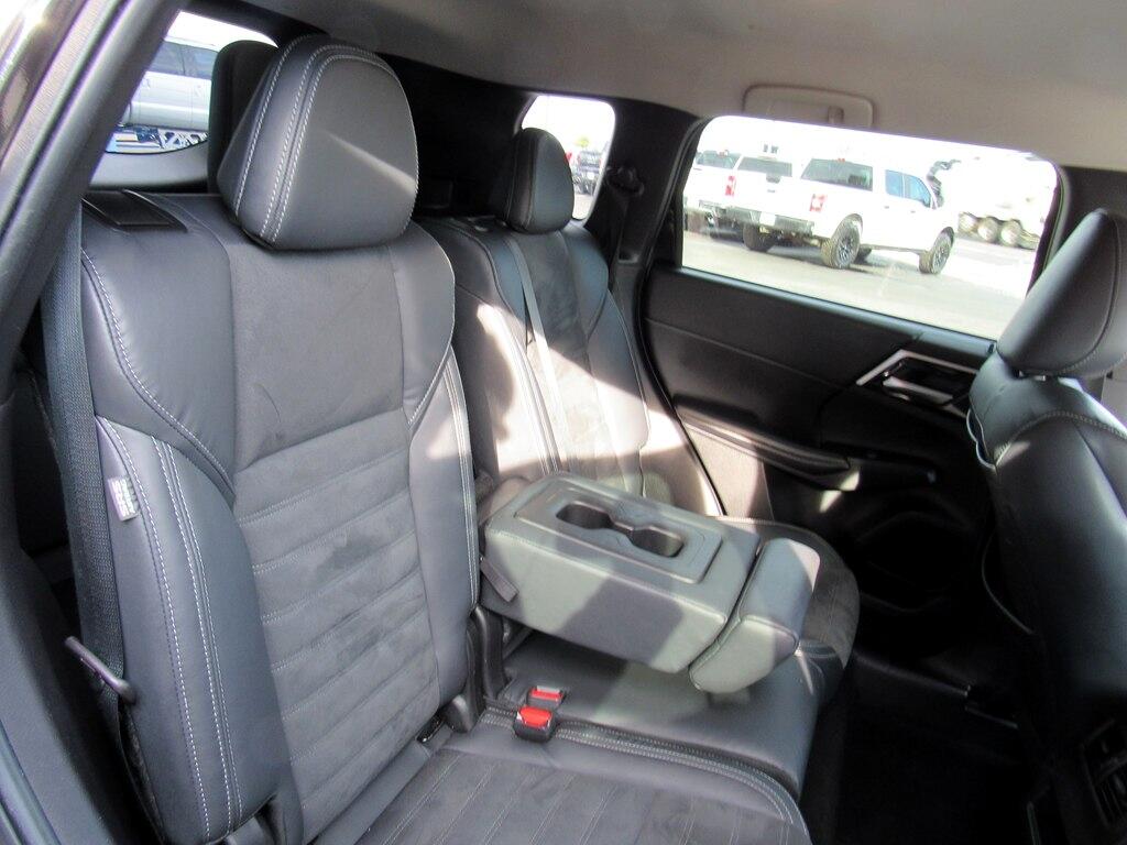 Mitsubishi Outlander  2022