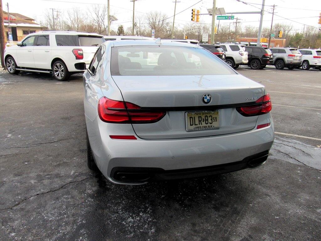 BMW 7-Series  2019