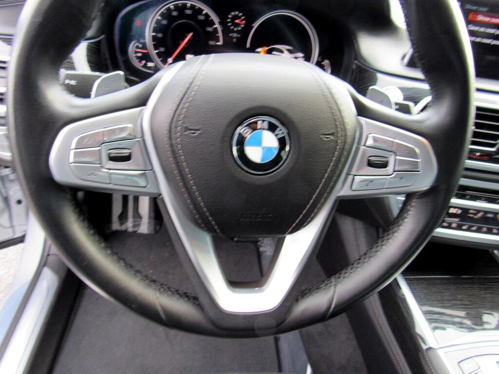 BMW 7-Series  2019