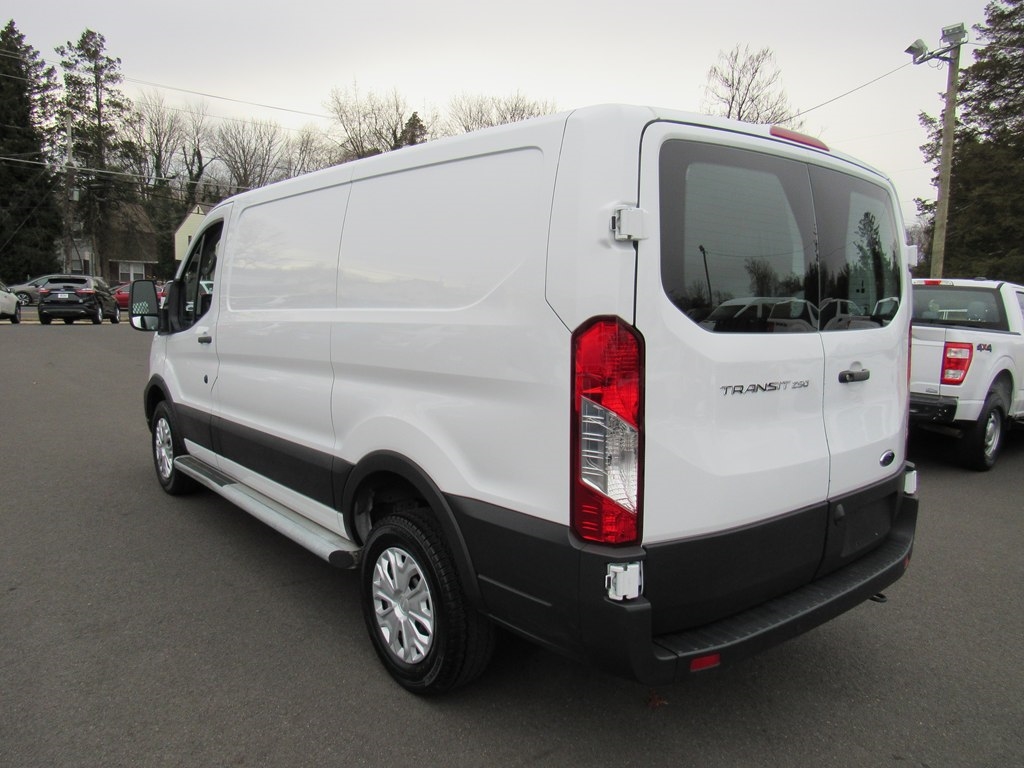 Ford Transit  2024