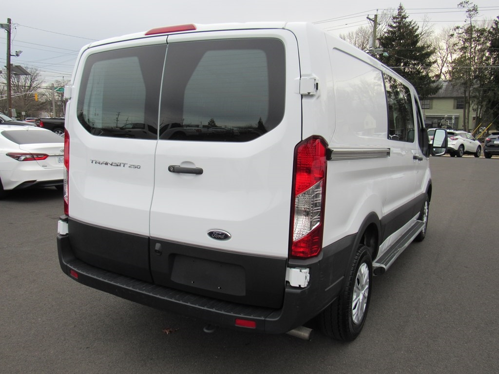 Ford Transit  2024