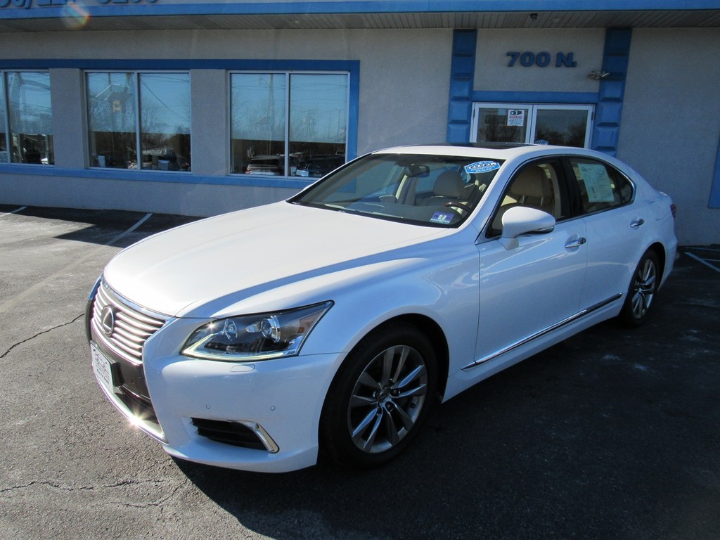 Lexus LS 460  2016