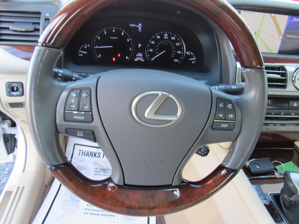 Lexus LS 460  2016