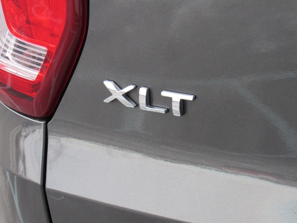 Ford Explorer XLT 4-Door AWD 2019