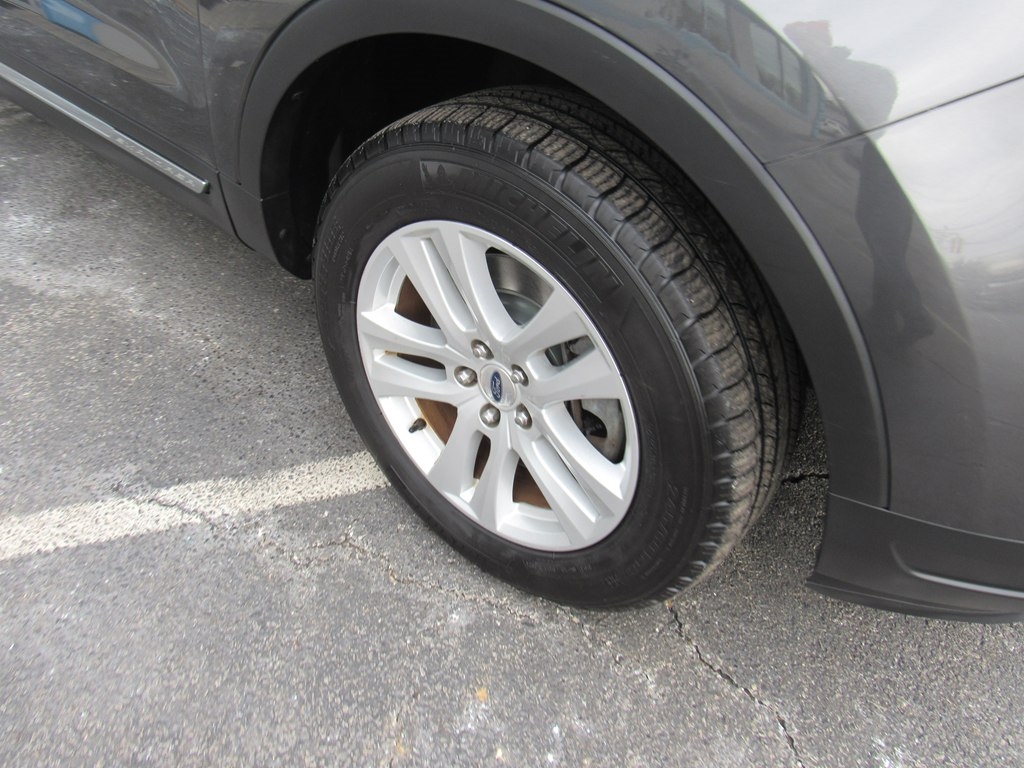 Ford Explorer XLT 4-Door AWD 2019