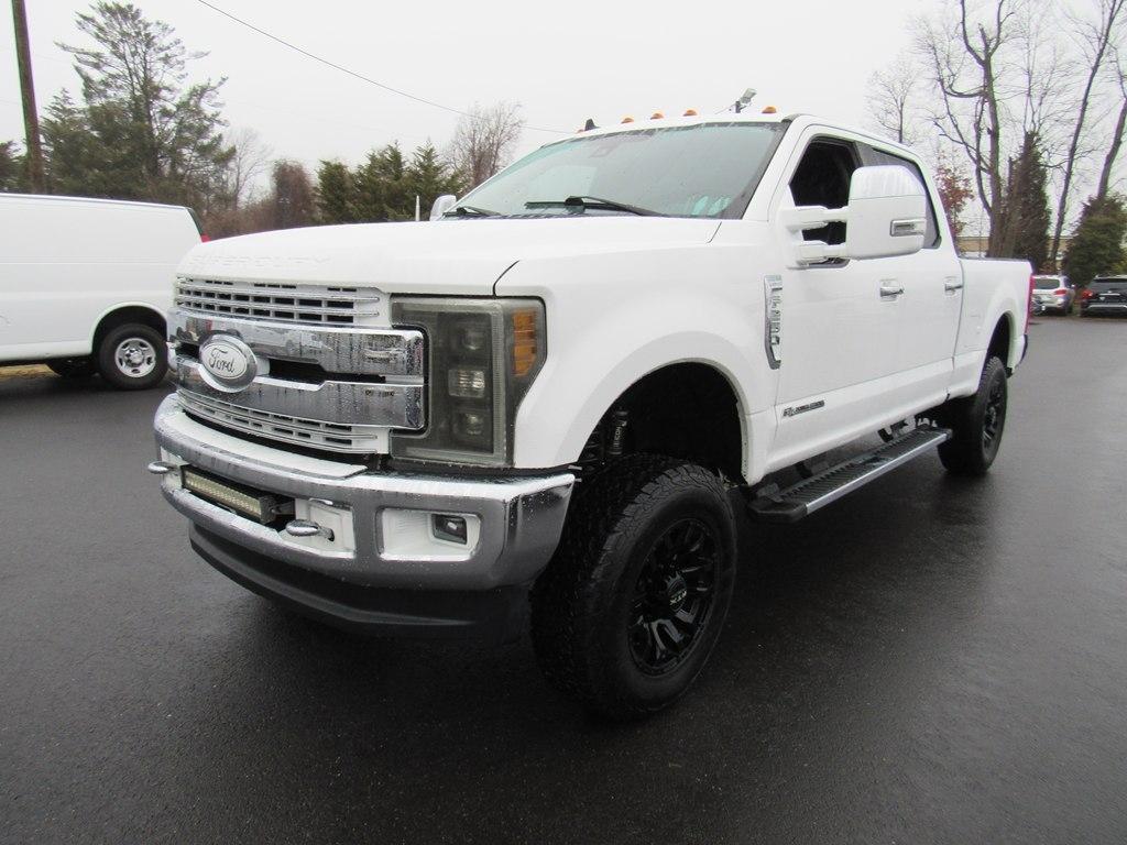 Ford F-250 SD Lariat Crew Cab 4WD 2019