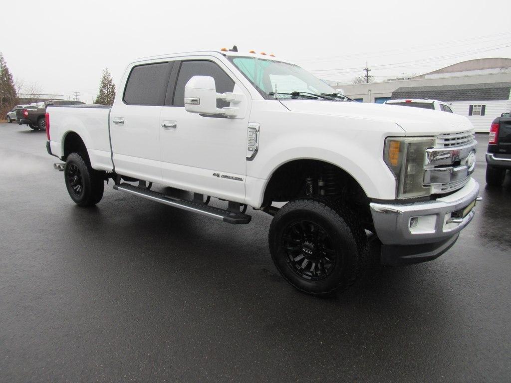 Ford F-250 SD Lariat Crew Cab 4WD 2019
