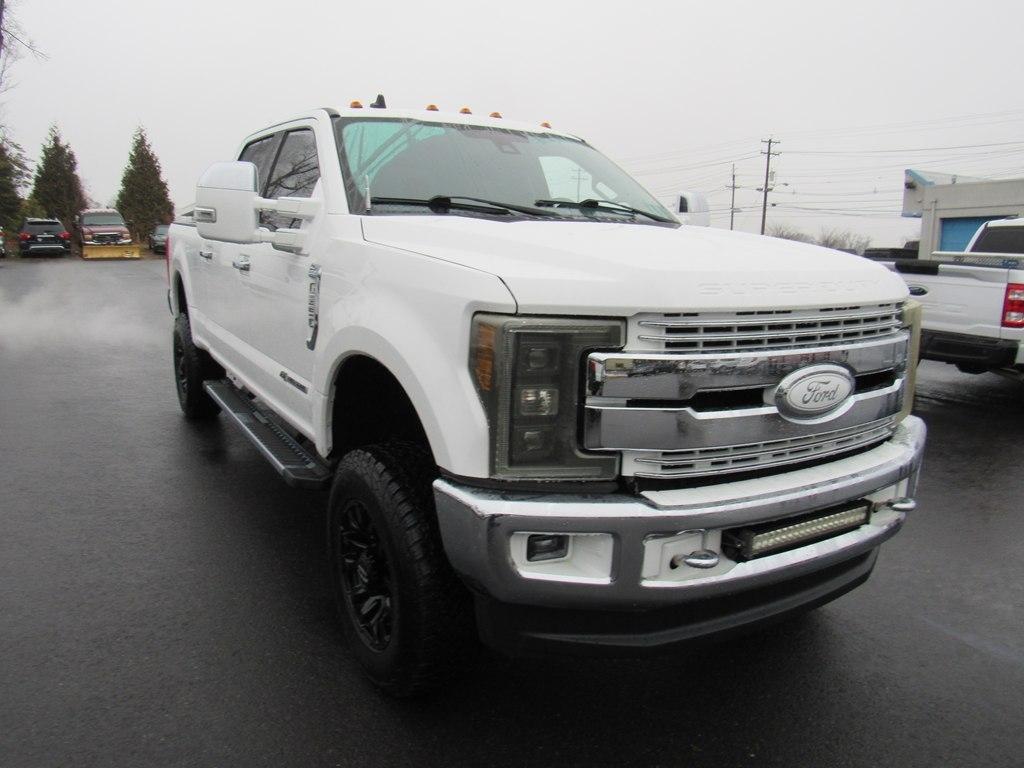 Ford F-250 SD Lariat Crew Cab 4WD 2019