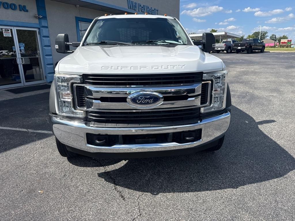 Ford F-550 XL 2WD Crew Cab 179" WB 60" CA 2019