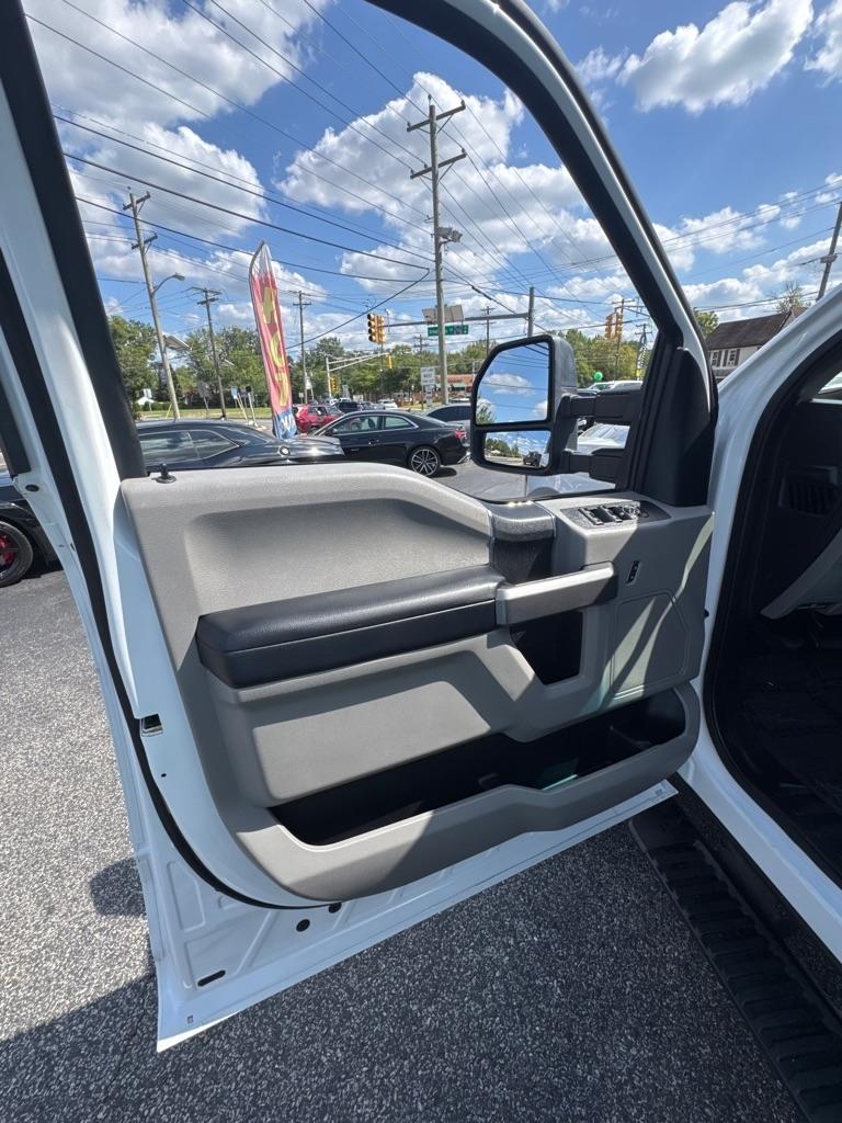 Ford F-550 XL 2WD Crew Cab 179" WB 60" CA 2019