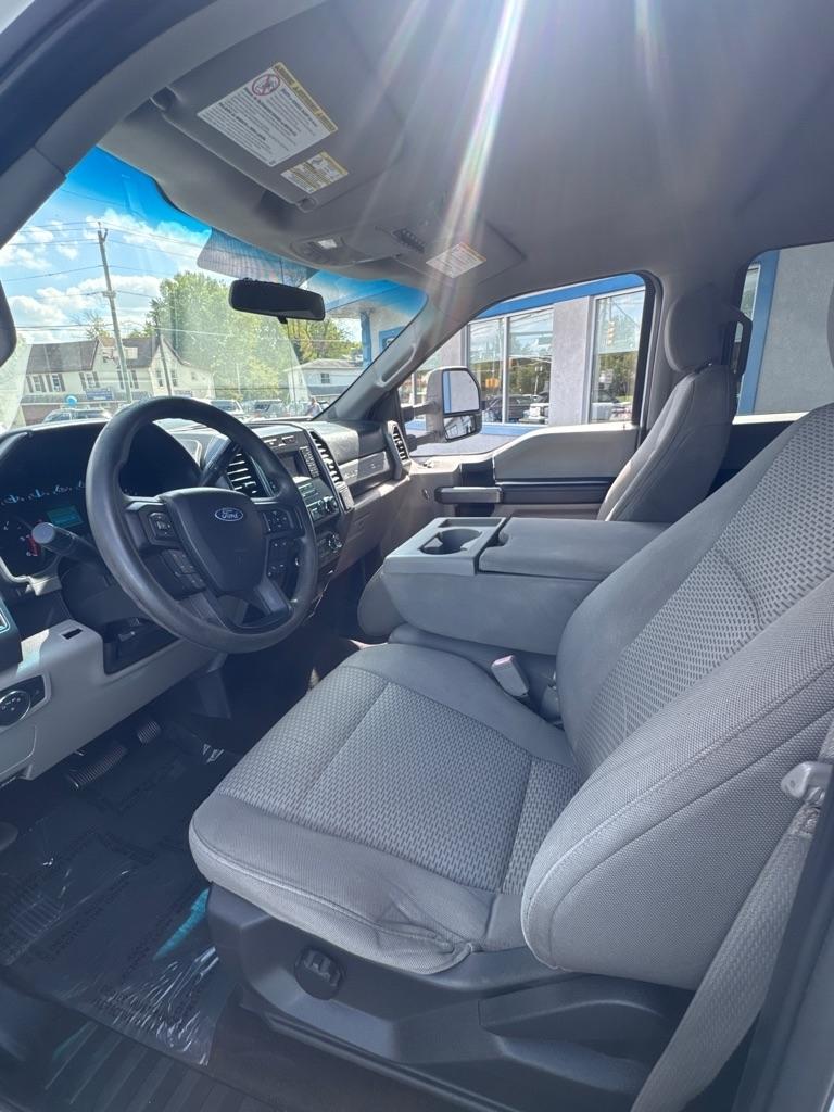 Ford F-550 XL 2WD Crew Cab 179" WB 60" CA 2019