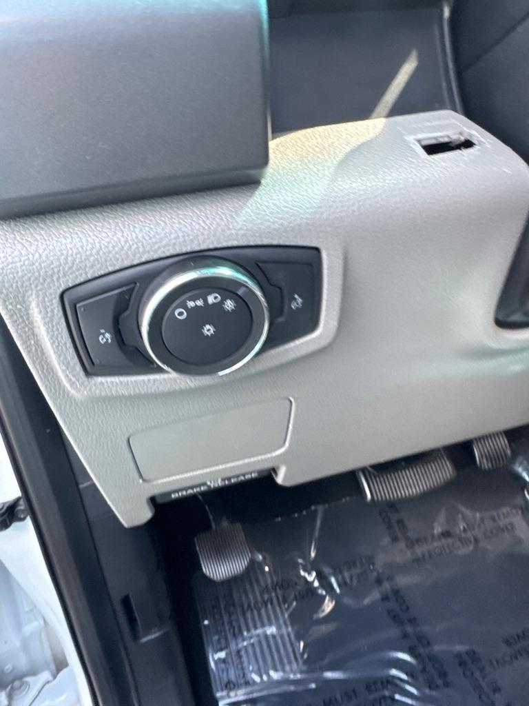 Ford F-550 XL 2WD Crew Cab 179" WB 60" CA 2019
