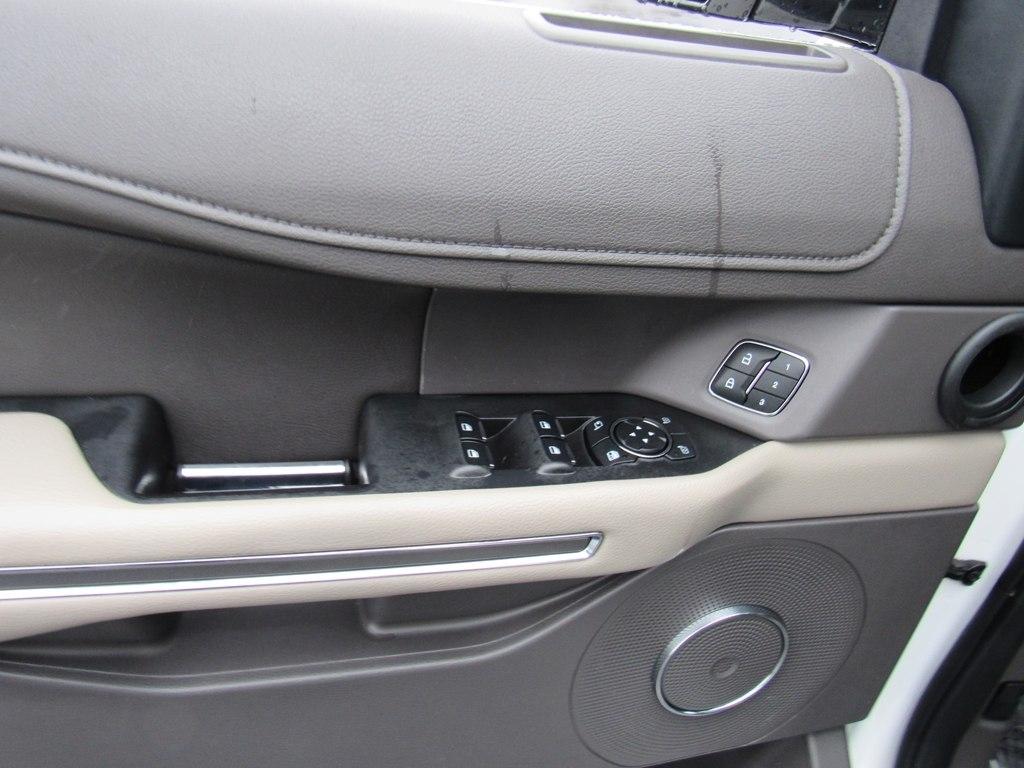 Ford Expedition  2020