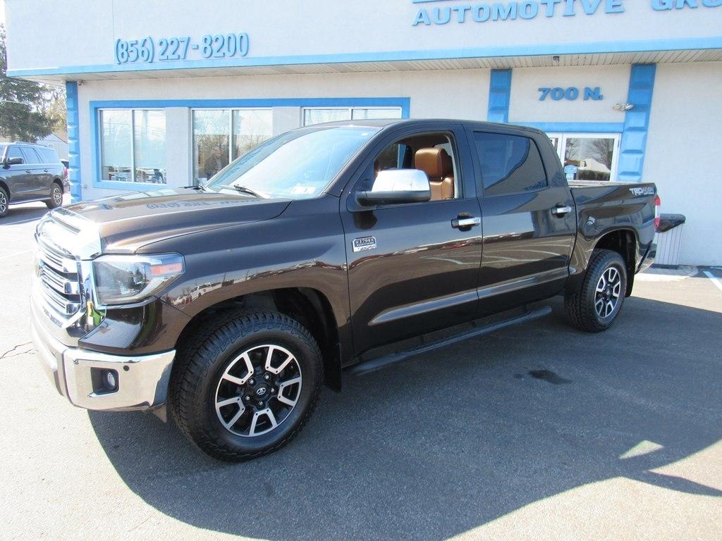 Toyota Tundra  2021