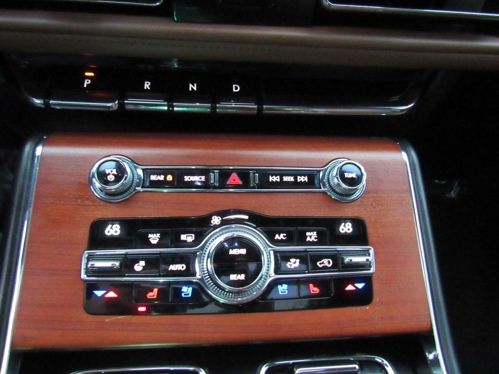 Lincoln Aviator  2020