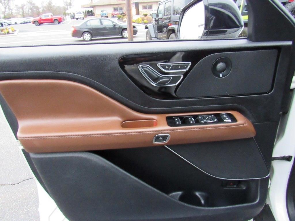 Lincoln Aviator  2020