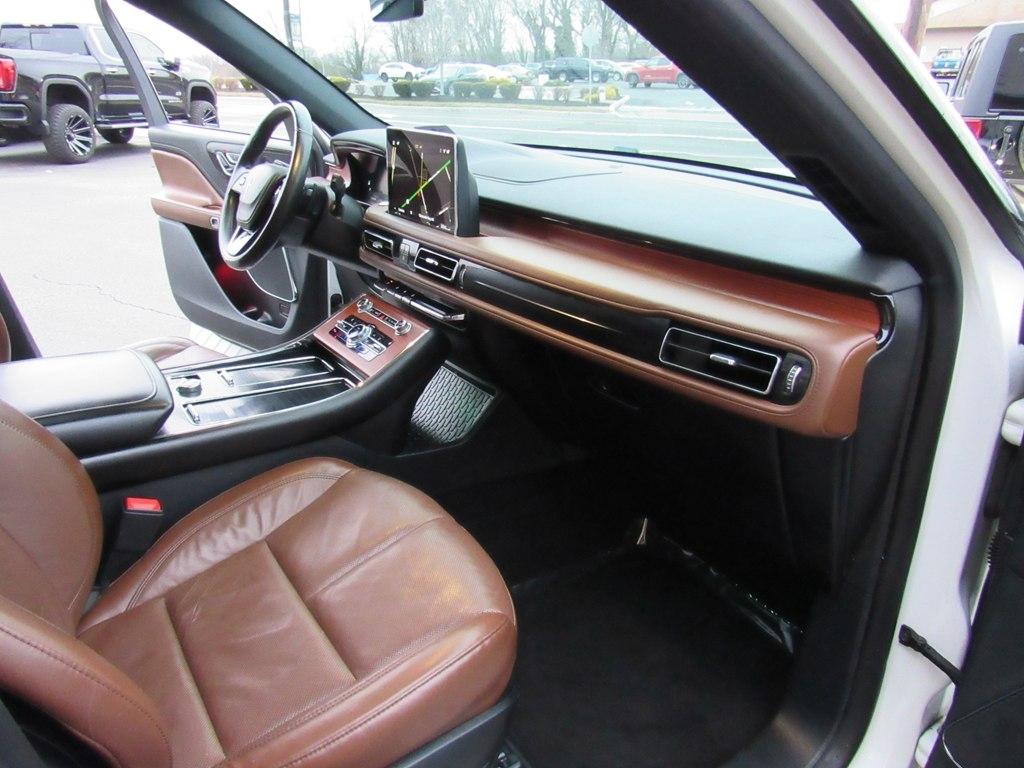 Lincoln Aviator  2020