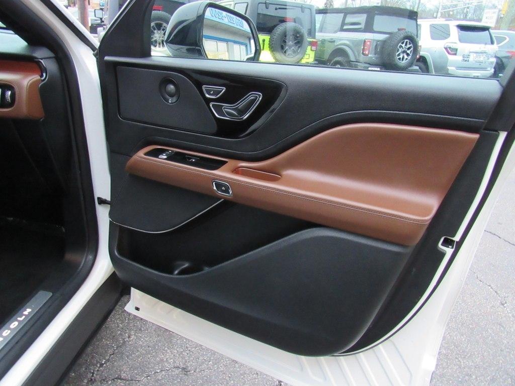 Lincoln Aviator  2020