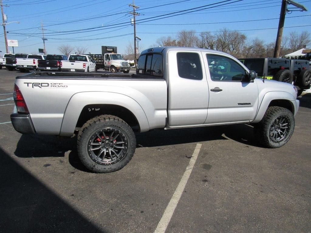 Toyota Tacoma  2010