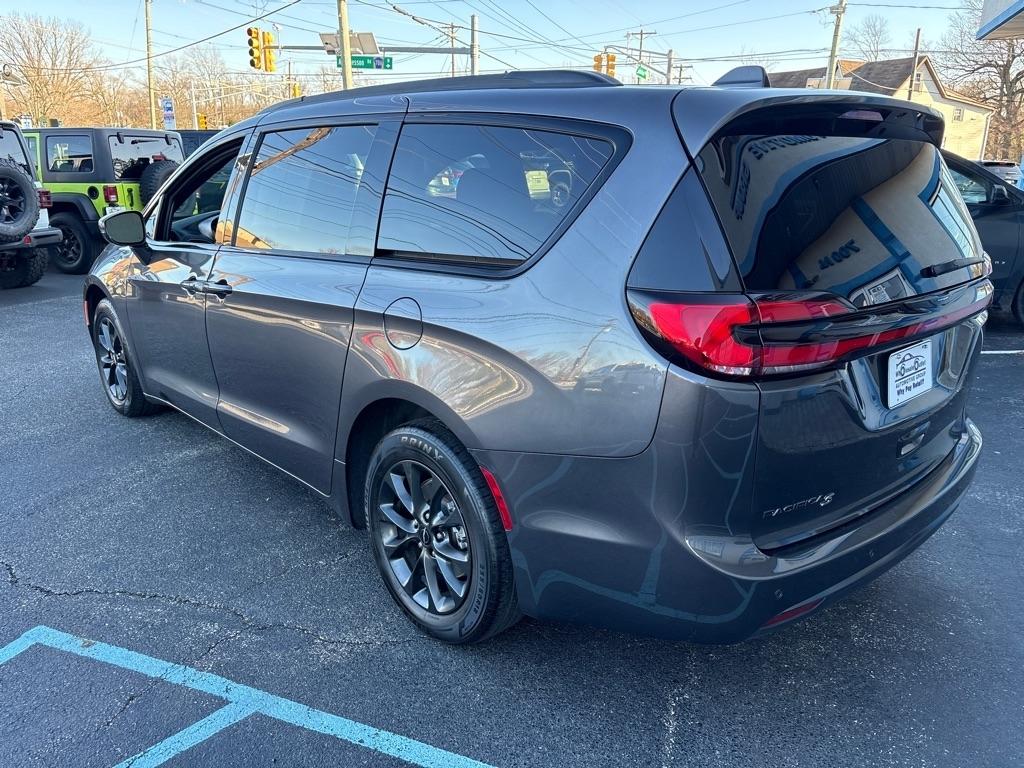 Chrysler Pacifica  2021