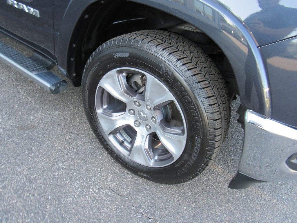 RAM 1500 Laramie Longhorn Crew Cab 4WD 2020