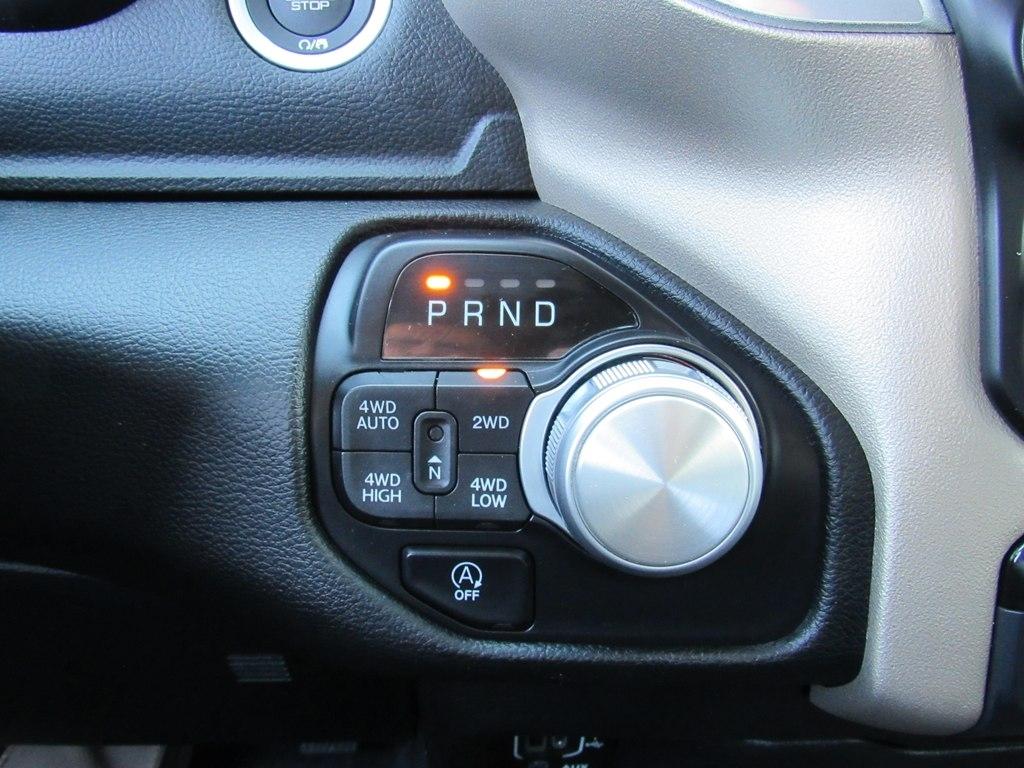 RAM 1500 Laramie Longhorn Crew Cab 4WD 2020