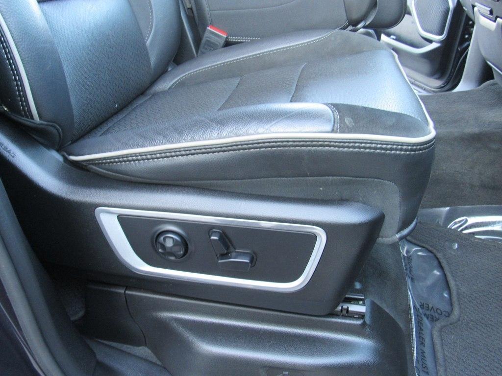 RAM 1500 Laramie Longhorn Crew Cab 4WD 2020