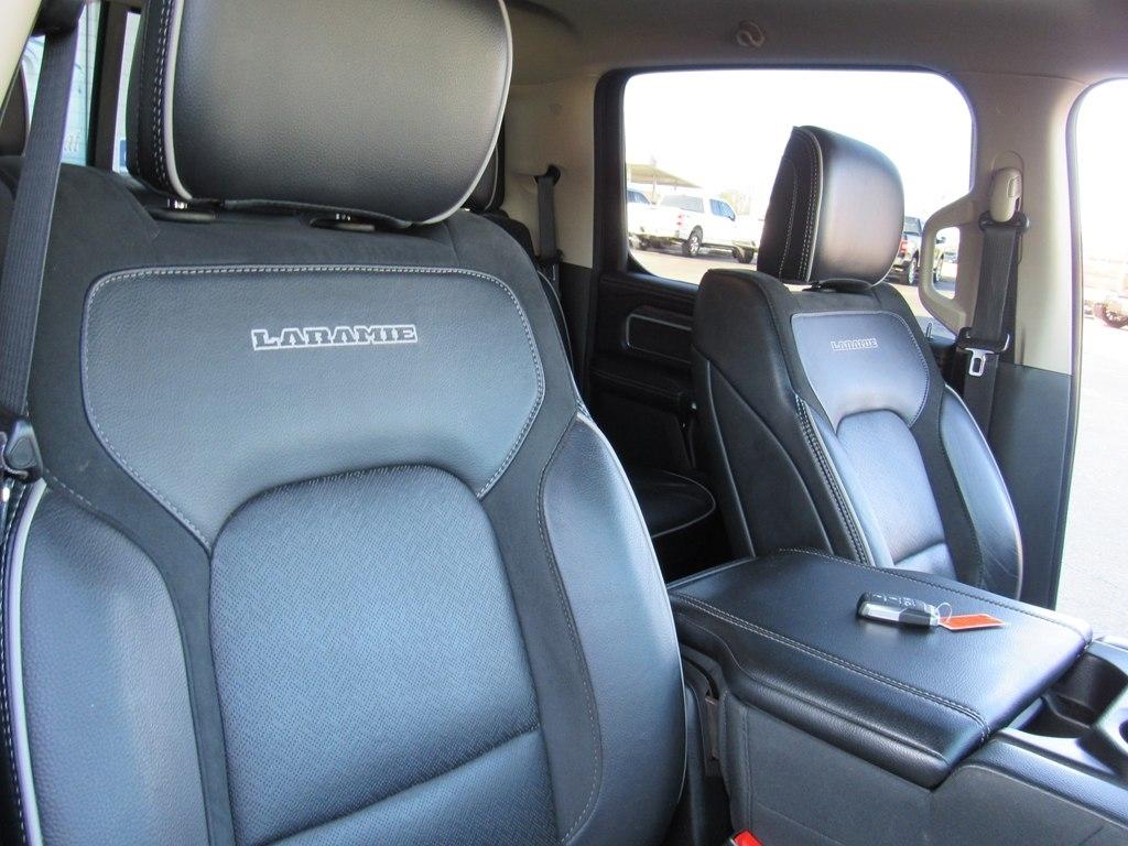 RAM 1500 Laramie Longhorn Crew Cab 4WD 2020