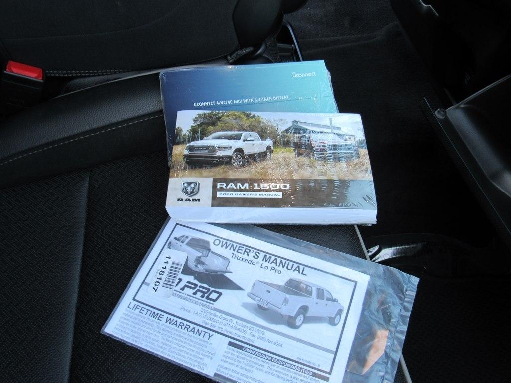 RAM 1500 Laramie Longhorn Crew Cab 4WD 2020