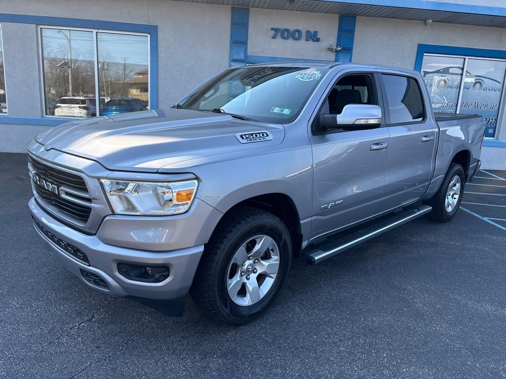 RAM 1500 Big Horn 4x4 Crew Cab 5'7" Box 2020