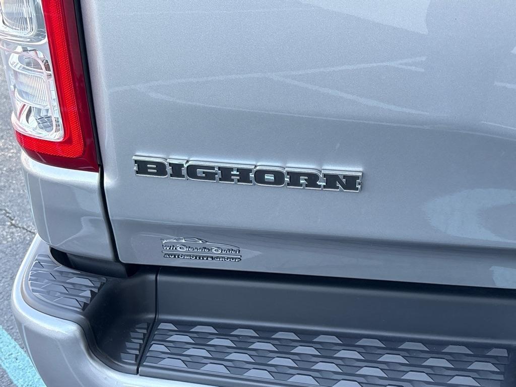 RAM 1500 Big Horn 4x4 Crew Cab 5'7" Box 2020