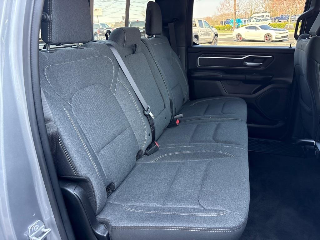 RAM 1500 Big Horn 4x4 Crew Cab 5'7" Box 2020