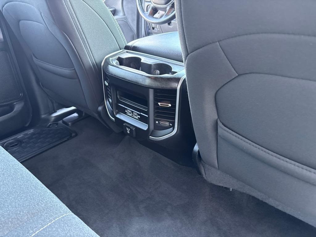 RAM 1500 Big Horn 4x4 Crew Cab 5'7" Box 2020