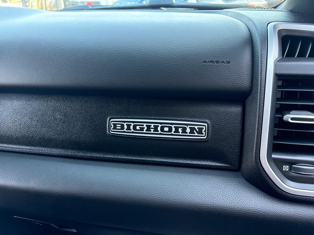 RAM 1500 Big Horn 4x4 Crew Cab 5'7" Box 2020