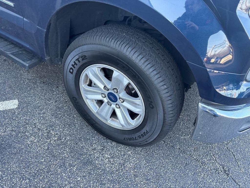 Ford F-150 4WD SuperCrew 145" XL 2015