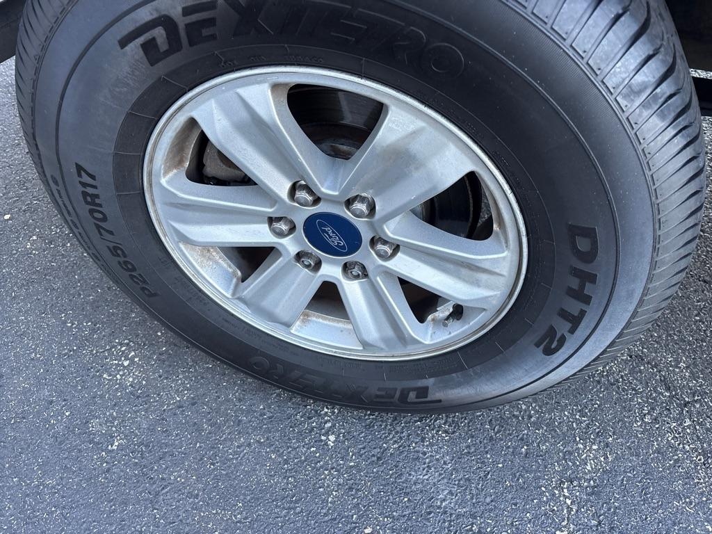 Ford F-150 4WD SuperCrew 145" XL 2015