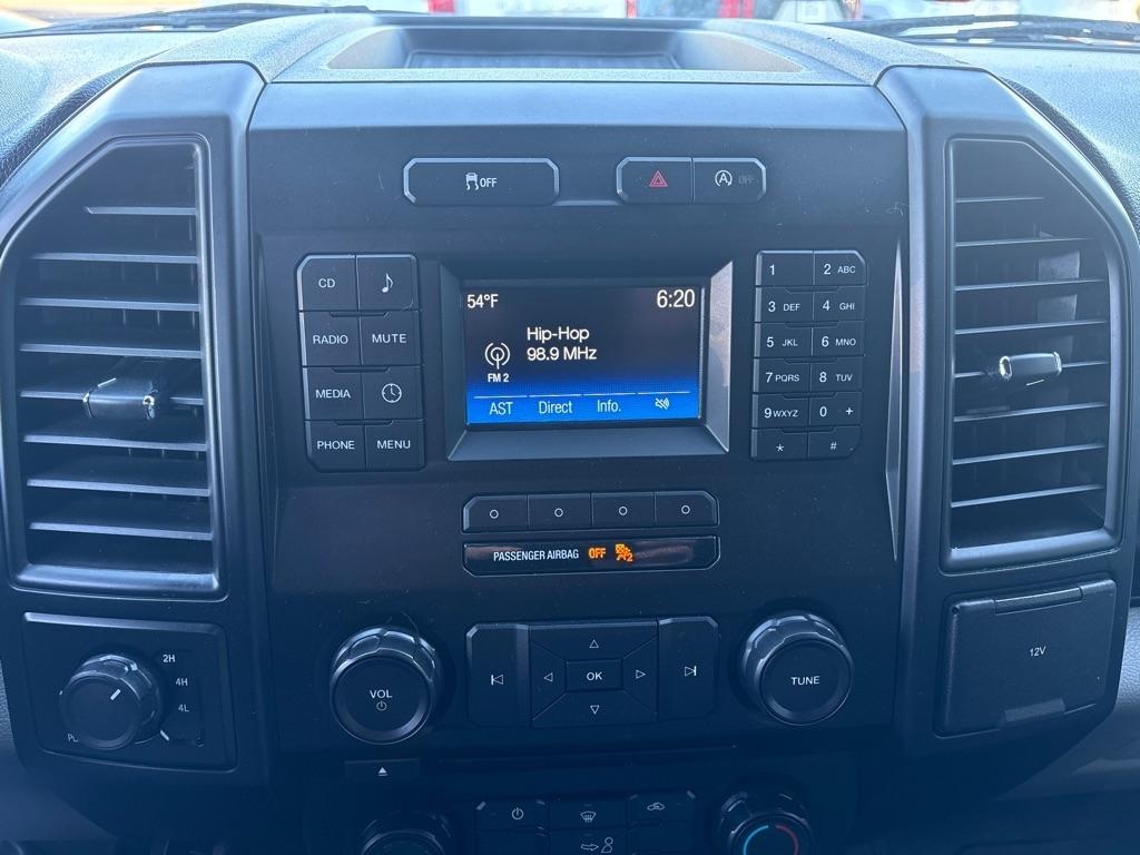 Ford F-150 4WD SuperCrew 145" XL 2015