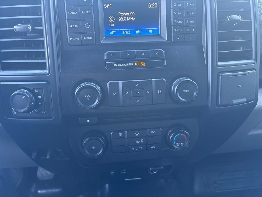 Ford F-150 4WD SuperCrew 145" XL 2015