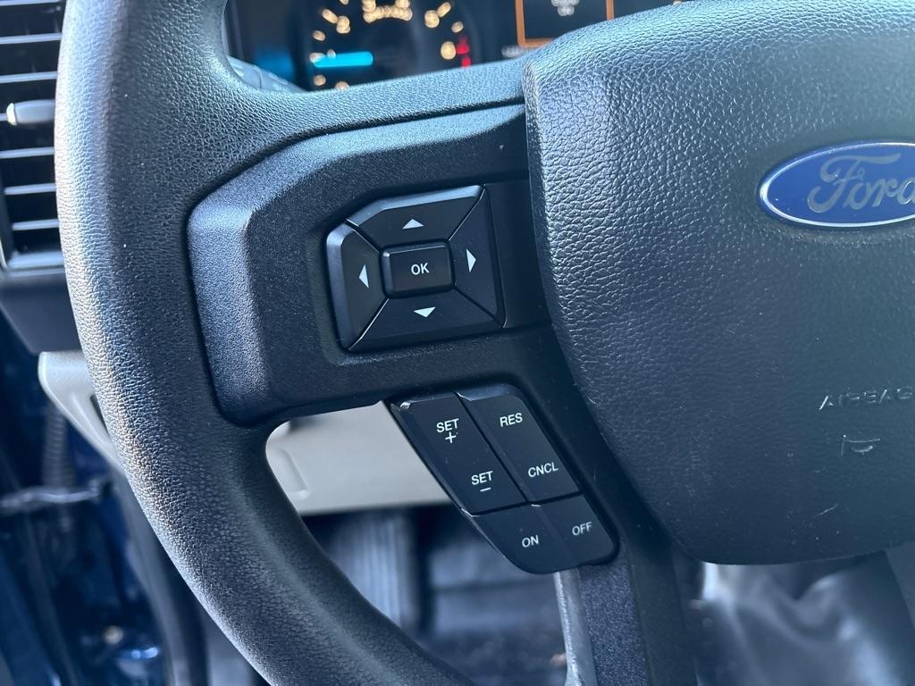 Ford F-150 4WD SuperCrew 145" XL 2015