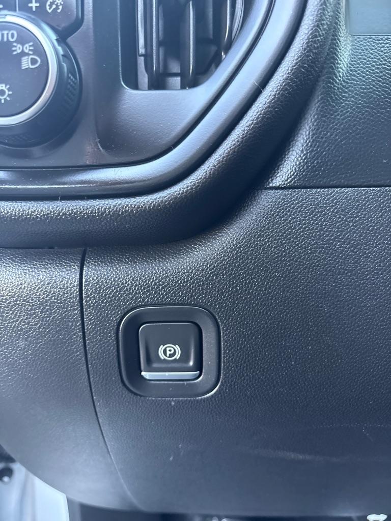 Chevrolet Silverado 1500 4WD Crew Cab 147" Custom Trail Boss 2020