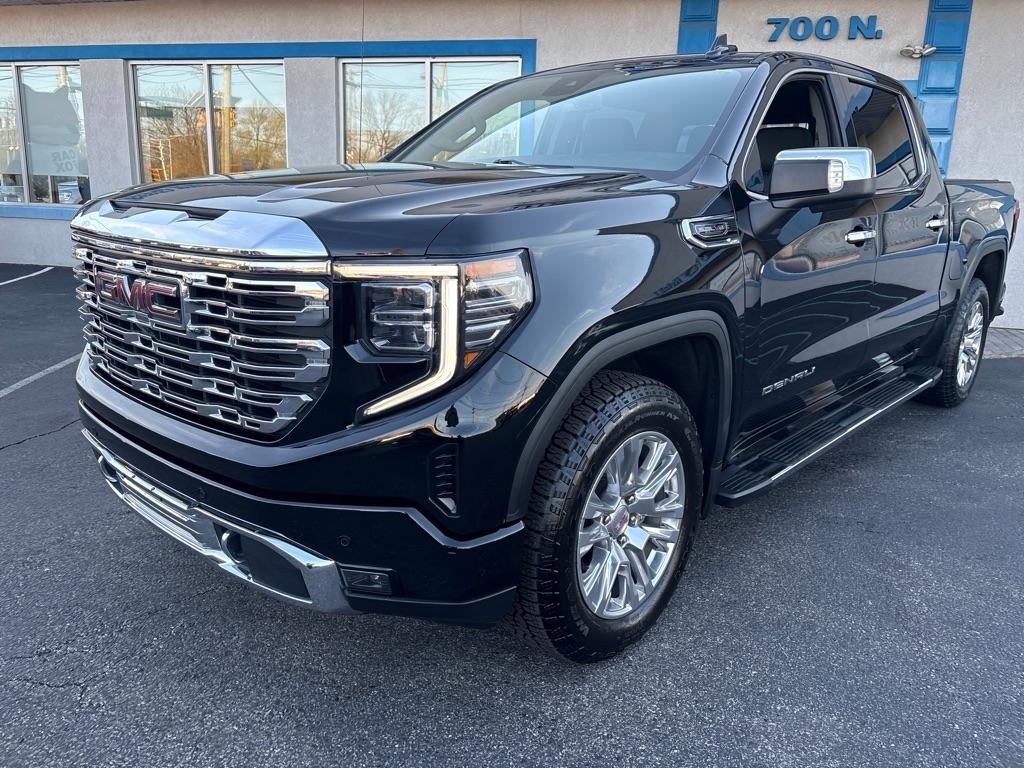 GMC Sierra 1500 4WD Crew Cab 147" Denali 2023