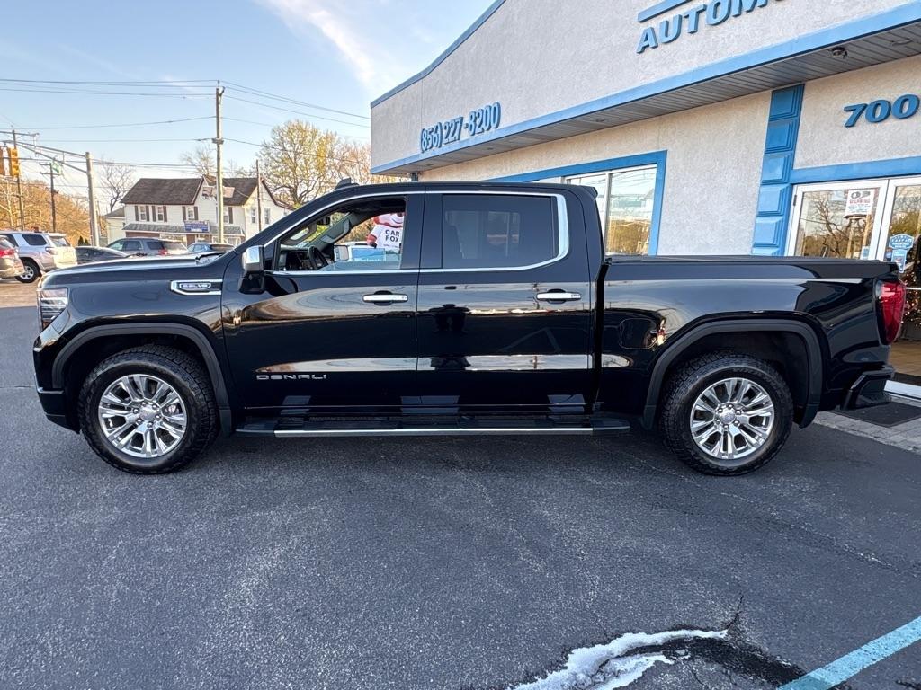 GMC Sierra 1500 4WD Crew Cab 147" Denali 2023