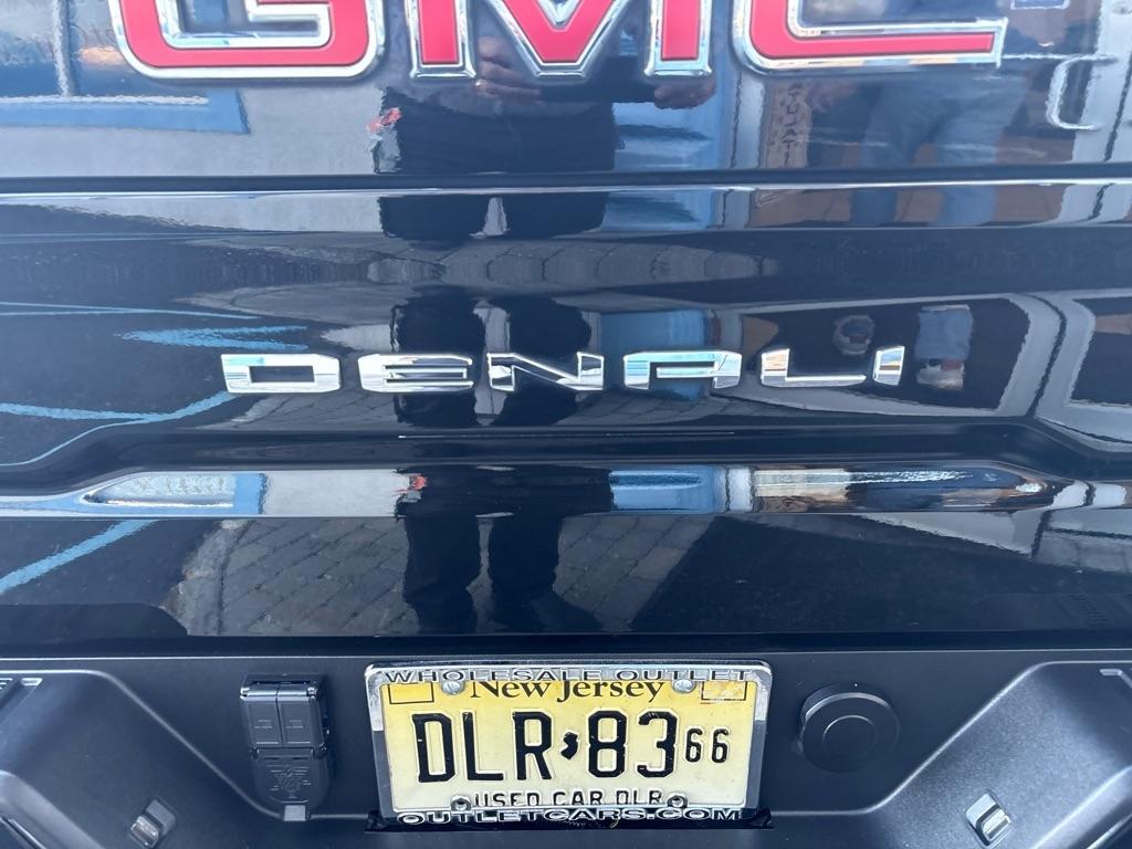 GMC Sierra 1500 4WD Crew Cab 147" Denali 2023