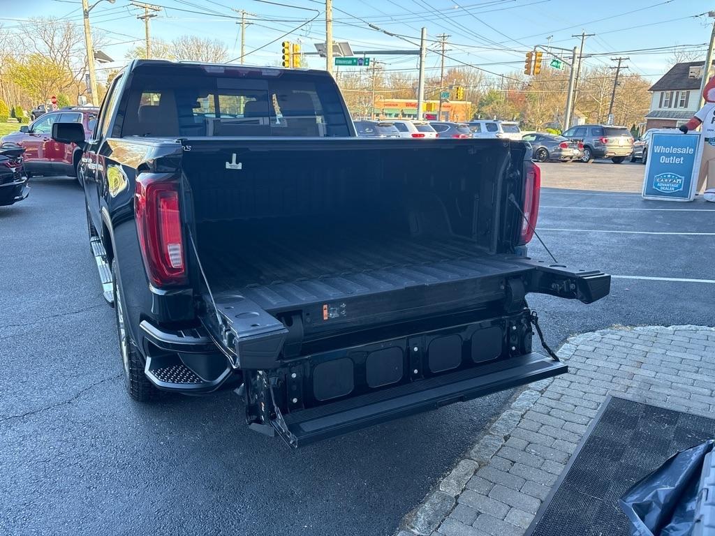 GMC Sierra 1500 4WD Crew Cab 147" Denali 2023