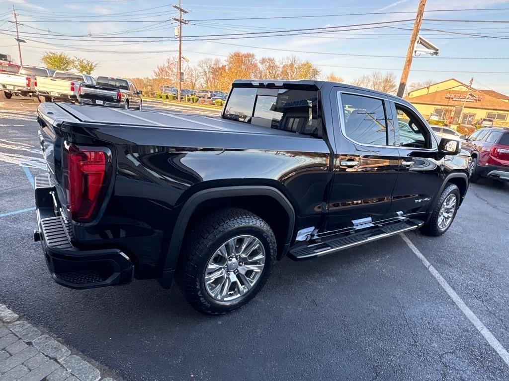 GMC Sierra 1500 4WD Crew Cab 147" Denali 2023
